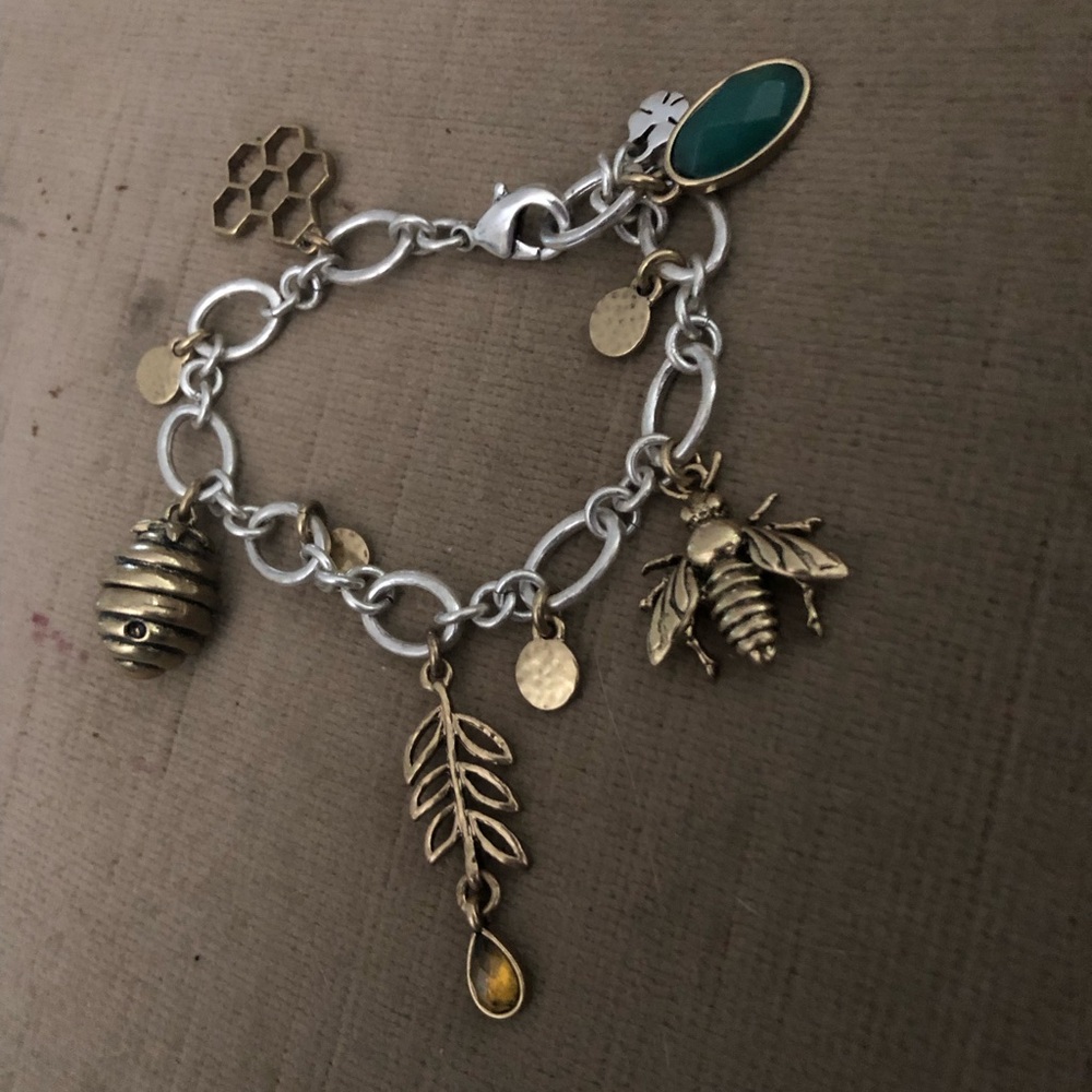 Honey Bee Charm Bracelet- 23A $35 or$30 w/offer